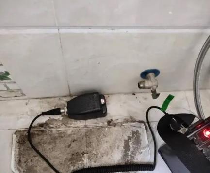 城中屋顶漏水维修公司分享下卫生间漏水的危害及解决方法